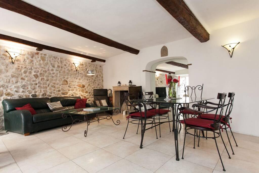Ferienwohnung A8 - 2 Bdr Duplex Remparts Heart Of Old Antibes Exterior foto
