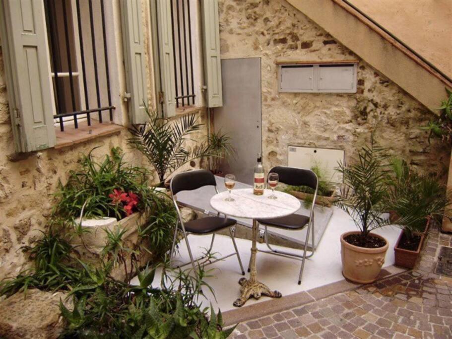 Ferienwohnung A8 - 2 Bdr Duplex Remparts Heart Of Old Antibes Exterior foto