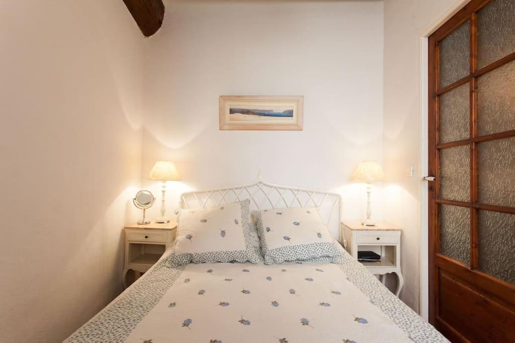 Ferienwohnung A8 - 2 Bdr Duplex Remparts Heart Of Old Antibes Exterior foto