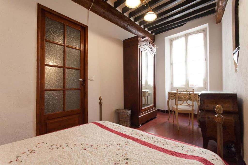 Ferienwohnung A8 - 2 Bdr Duplex Remparts Heart Of Old Antibes Exterior foto