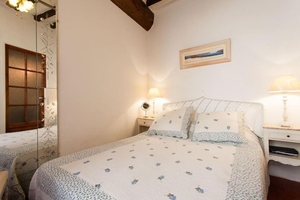 Ferienwohnung A8 - 2 Bdr Duplex Remparts Heart Of Old Antibes Exterior foto
