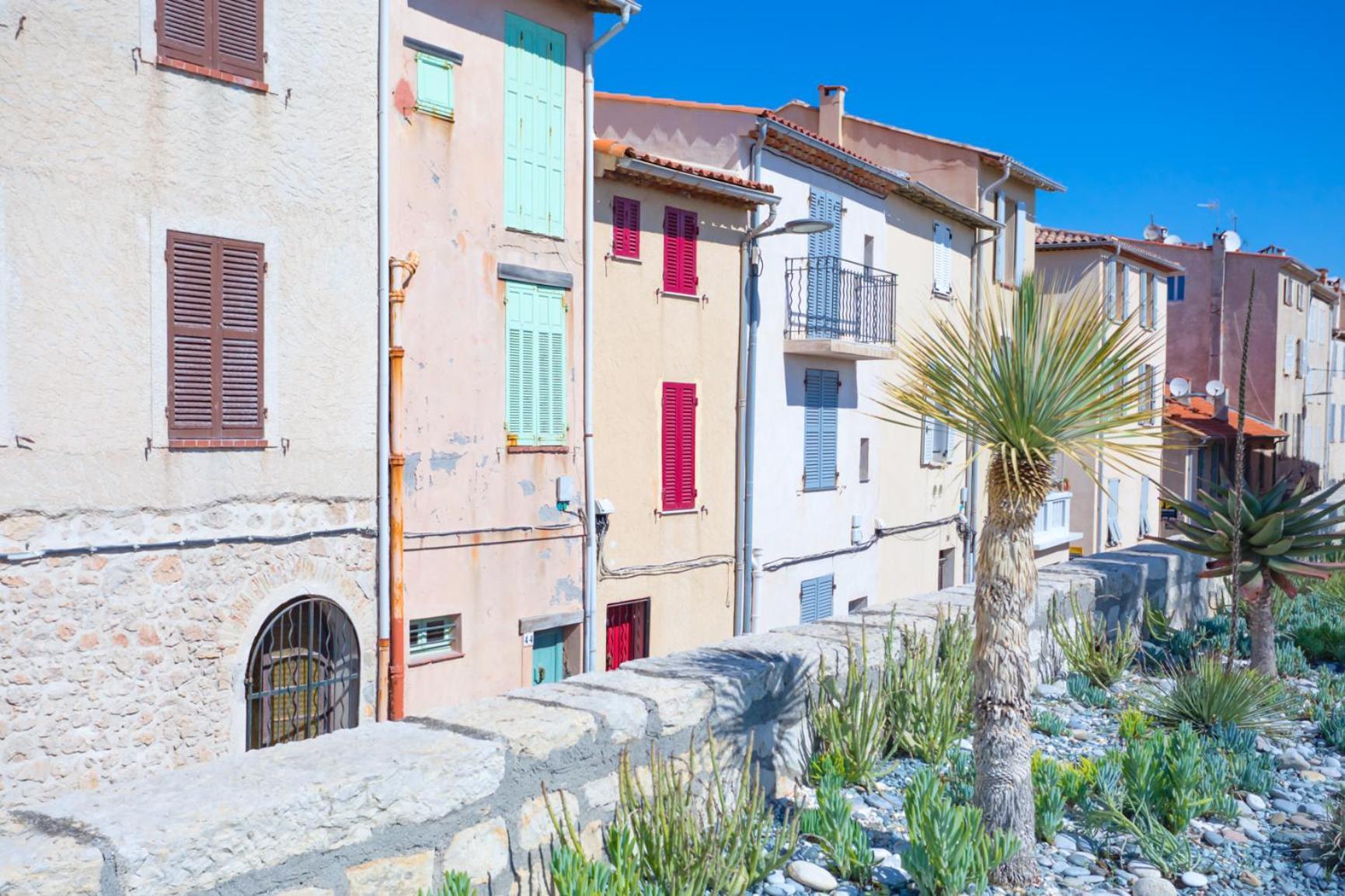 Ferienwohnung A8 - 2 Bdr Duplex Remparts Heart Of Old Antibes Exterior foto